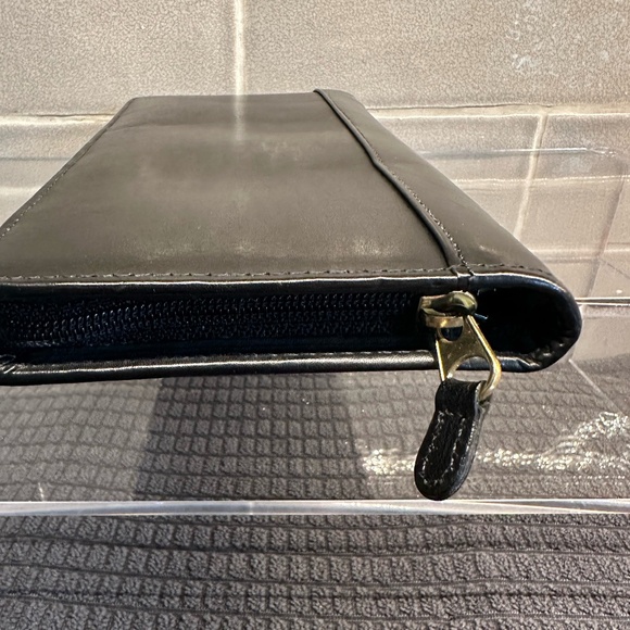 Vintage Coach Black Leather Large Zip Around Travel Wallet - Picture 5 of 6